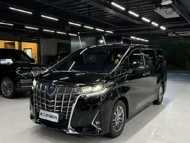 Toyota Alphard 2021, 50 000 км
