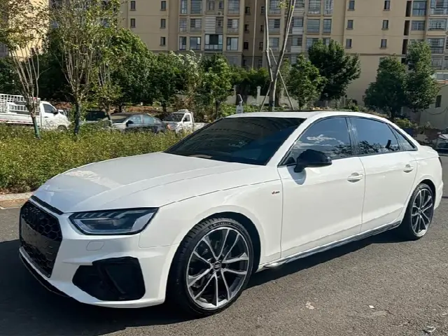 Audi A4L 2023, 41 000 км