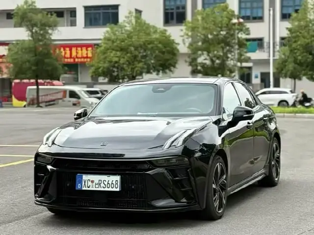Lynk & Co 03 2023, 20 000 км