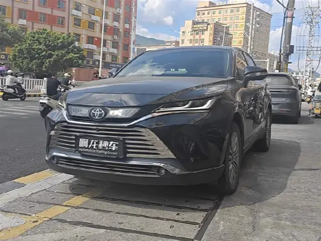 Toyota Harrier 2022, 39 200 км