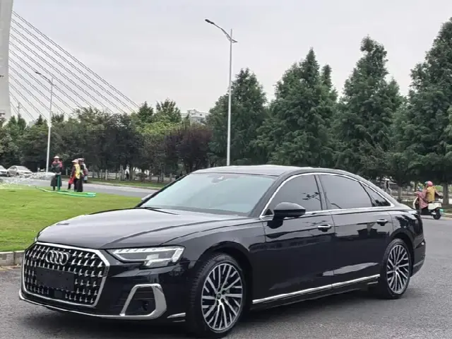 Audi A8 2025, 10 000 км