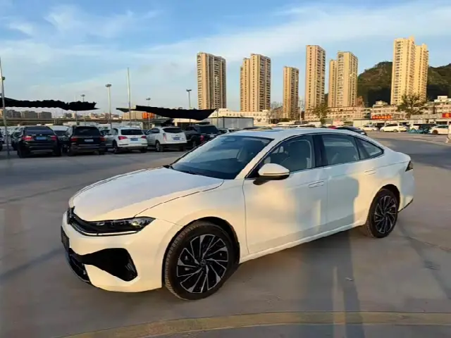 Volkswagen Sagitar L 2026, 8 400 км