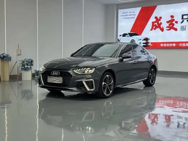 Audi A4L 2023, 30 000 км