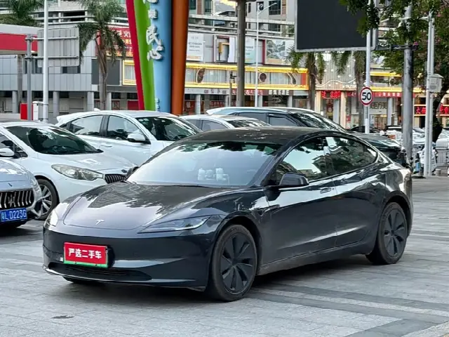 Tesla Model 3 2023, 36 000 км