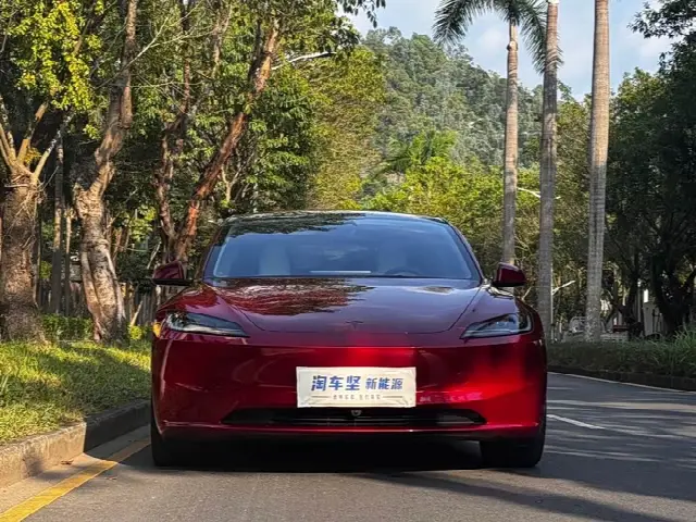 Tesla Model 3 2026, 9 000 км