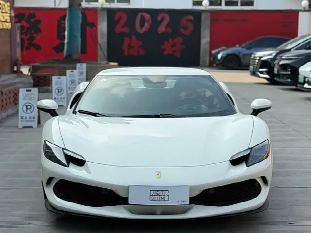 Ferrari 296 2021, 900 км