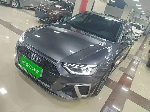 Audi A4L 2023, 39 300 км