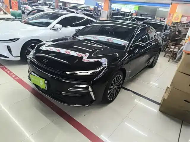 Geely Galaxy Starshine 8 EM-i 2025, 18 500 км