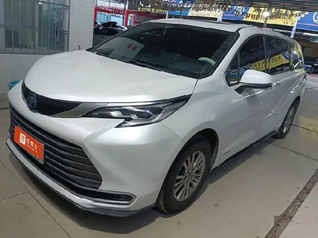 Toyota Sienna 2021, 65 000 км
