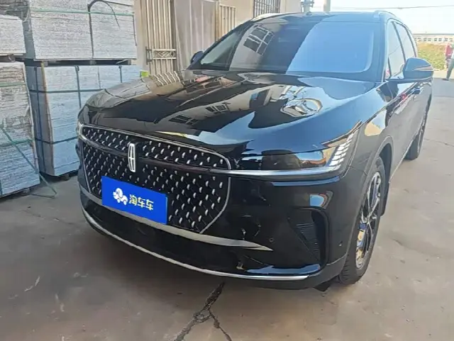 Lincoln Nautilus 2023, 42 000 км