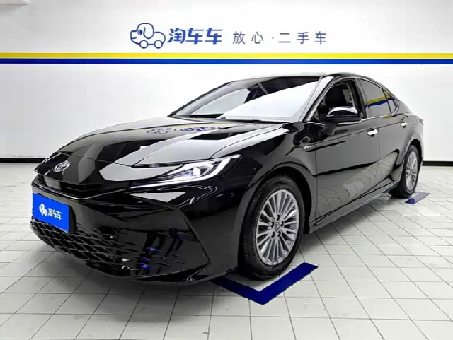 Toyota Camry 2024, 6 000 км
