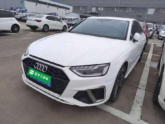 Audi A4L 2024, 18 000 км