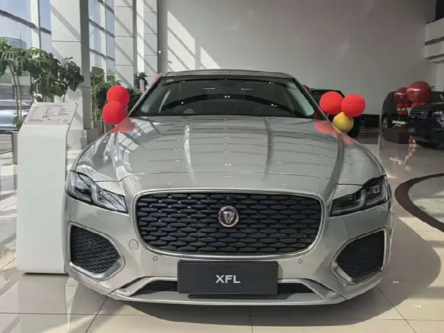 Jaguar XF L 2025, 100 км