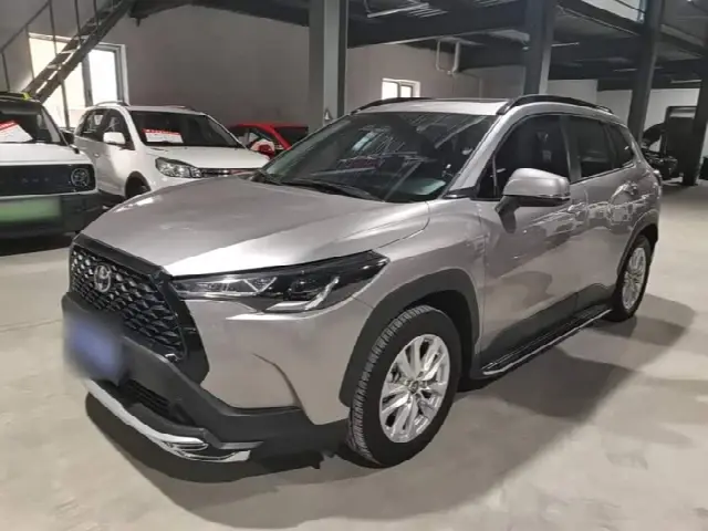 Toyota Corolla Cross 2023, 14 800 км