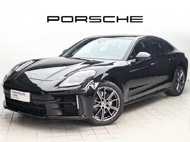 Porsche Panamera 2024, 12 000 км