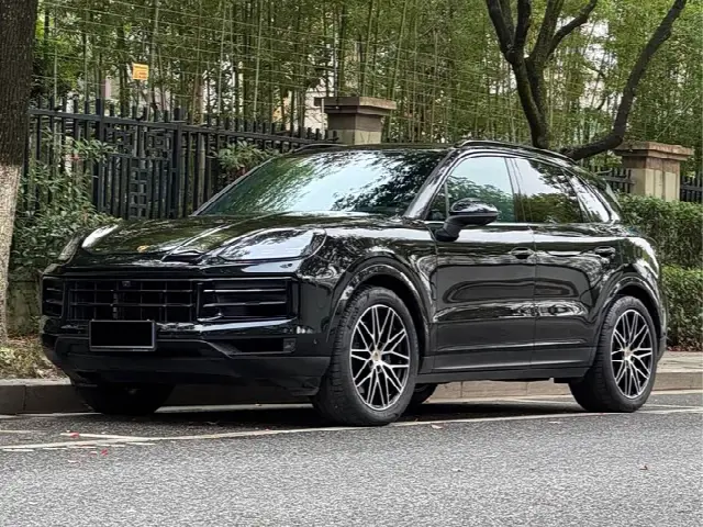 Porsche Cayenne 2024, 44 000 км