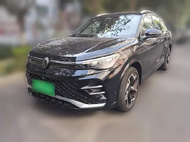 Volkswagen Tiguan L Pro 2025, 10 900 км