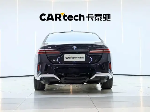 BMW i5 2024, 25 100 км