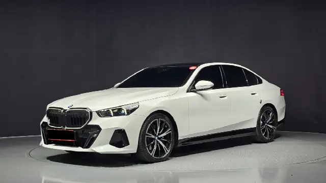 BMW 5 Series 2023, 10 995 км