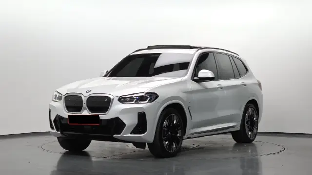 BMW iX3 2021, 83 245 км