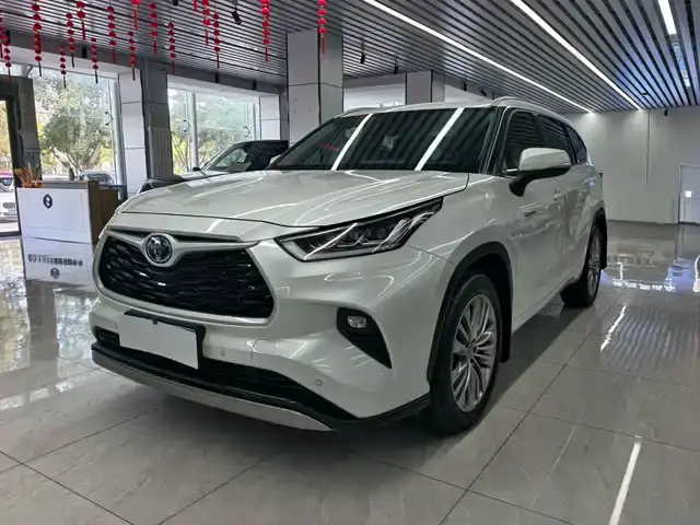 Toyota Highlander 2023, 83 400 км
