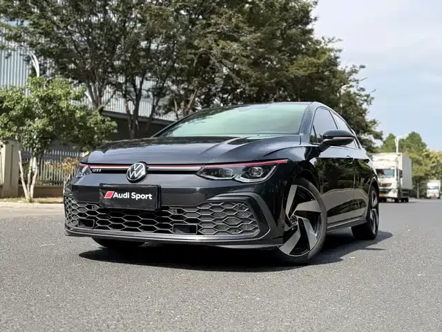 Volkswagen Golf GTI 2023, 30 000 км