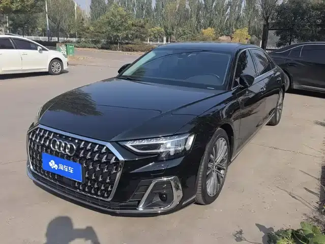 Audi A8 2025, 10 600 км