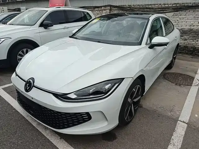 Volkswagen Lamando L 2025, 100 км