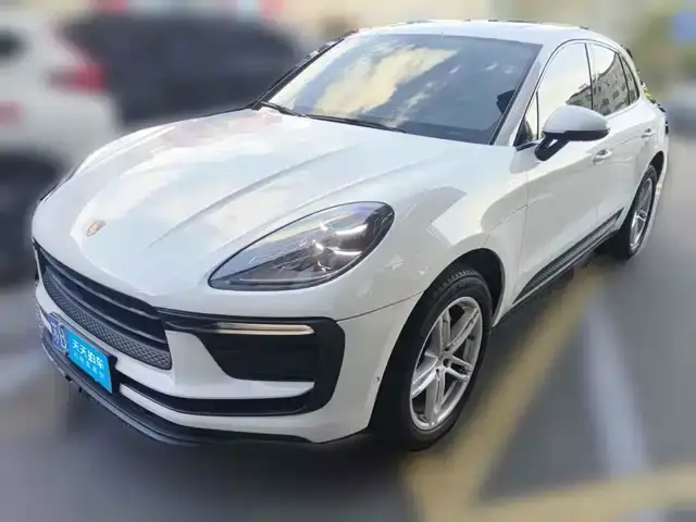 Porsche Macan 2023, 22 220 км