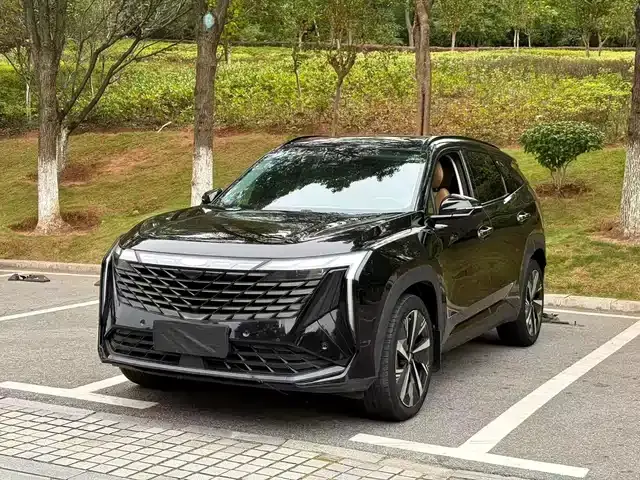 Geely Atlas L 2023, 12 000 км