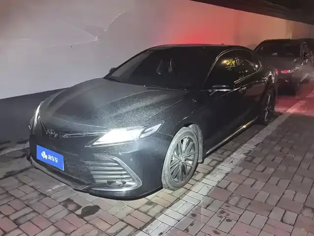 Toyota Camry 2023, 33 400 км