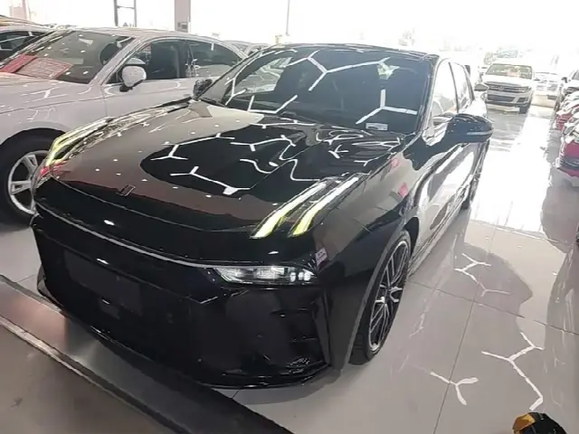 Lynk & Co 03 2023, 42 200 км