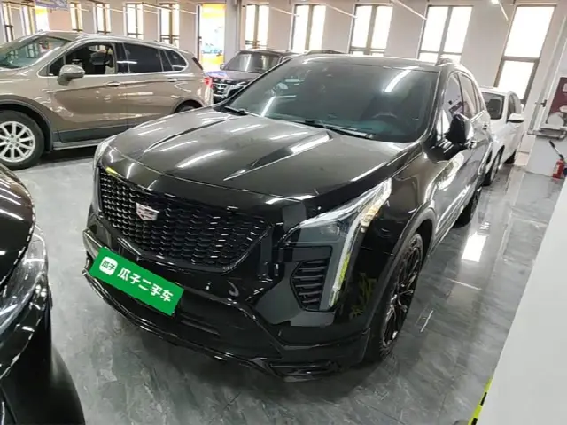 Cadillac XT4 2022, 24 900 км
