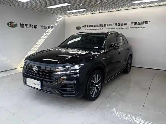 Volkswagen Touareg 2023, 7 000 км