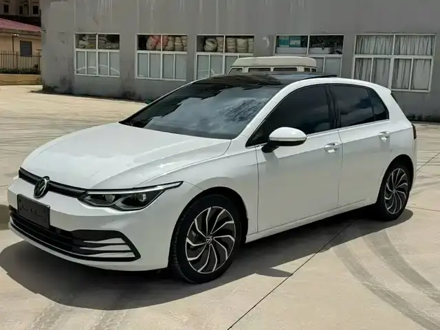 Volkswagen Golf 2023, 31 000 км