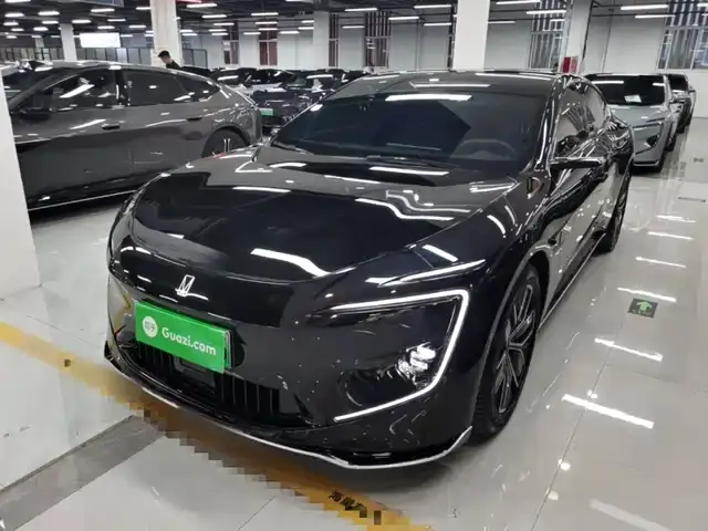 Avatr 12 2024, 23 300 км