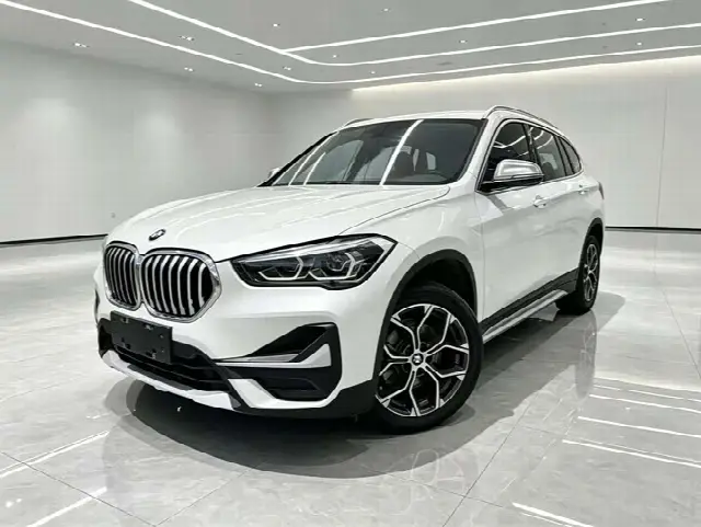 BMW X1 2022, 30 000 км
