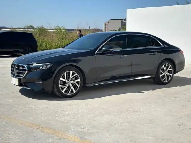 Mercedes-Benz E-Class 2024, 30 000 км