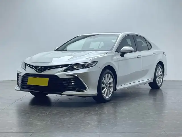 Toyota Camry 2021, 15 000 км
