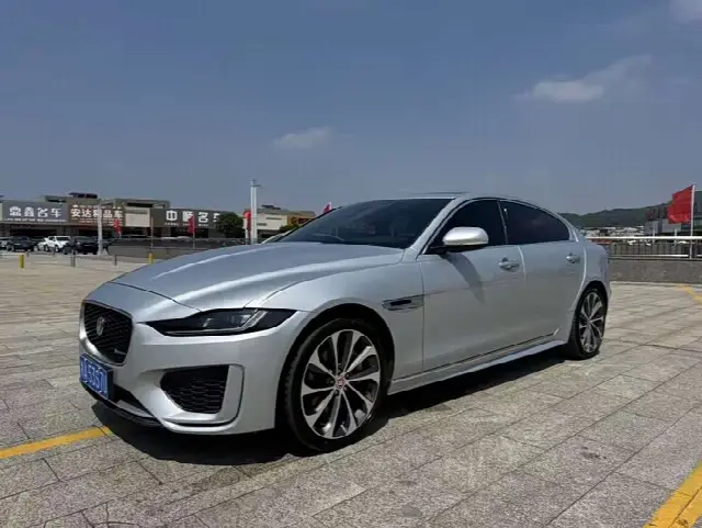 Jaguar XE L 2021, 60 000 км