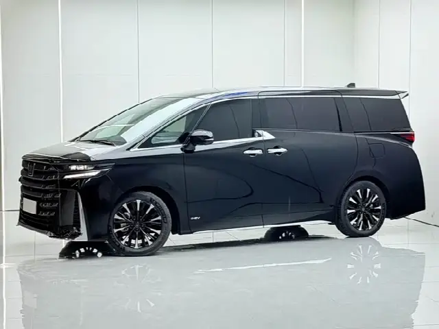 Toyota Vellfire 2024, 8 000 км