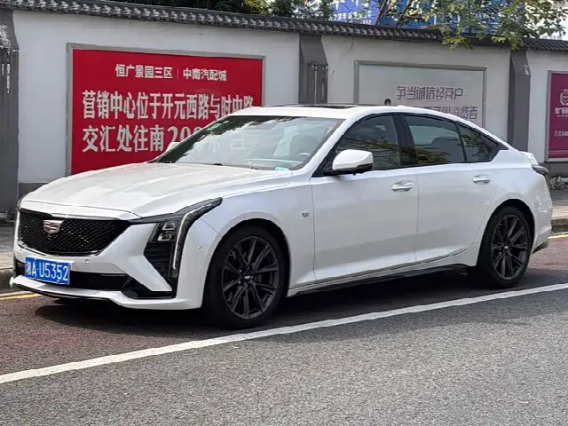 Cadillac CT5 2024, 27 000 км
