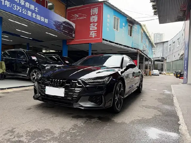 Audi A7L 2025, 5 000 км