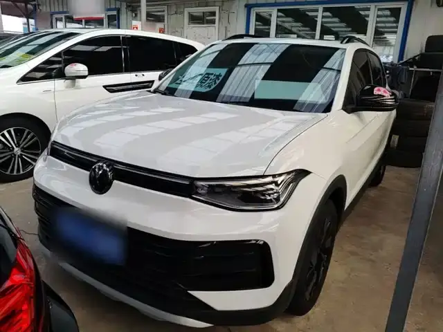 Volkswagen Tharu 2025, 15 400 км