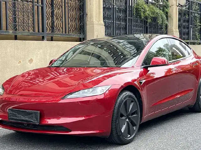 Tesla Model 3 2026, 9 000 км