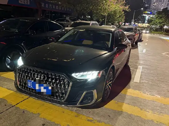 Audi A8 2023, 39 000 км
