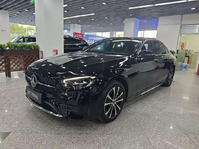 Mercedes-Benz E-Class Hybrid 2022, 27 000 км