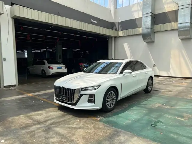 Hongqi H5 2024, 12 000 км