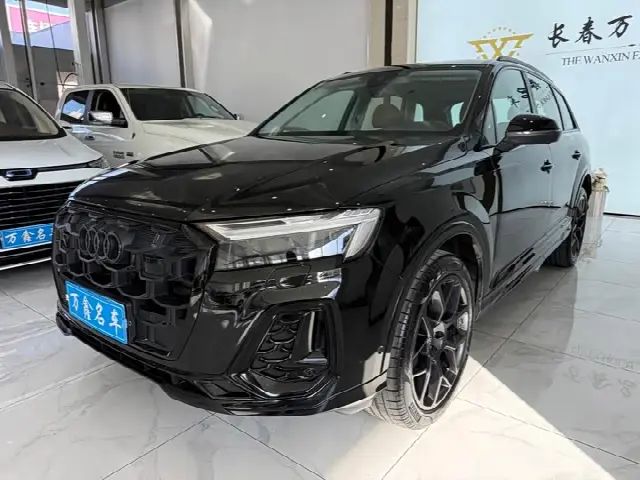 Audi Q7 2024, 13 000 км