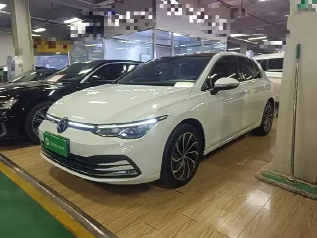 Volkswagen Golf 2023, 19 600 км